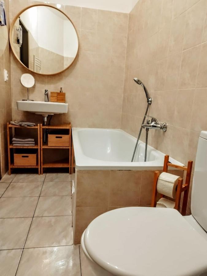 Apartament Karlin Apartman *