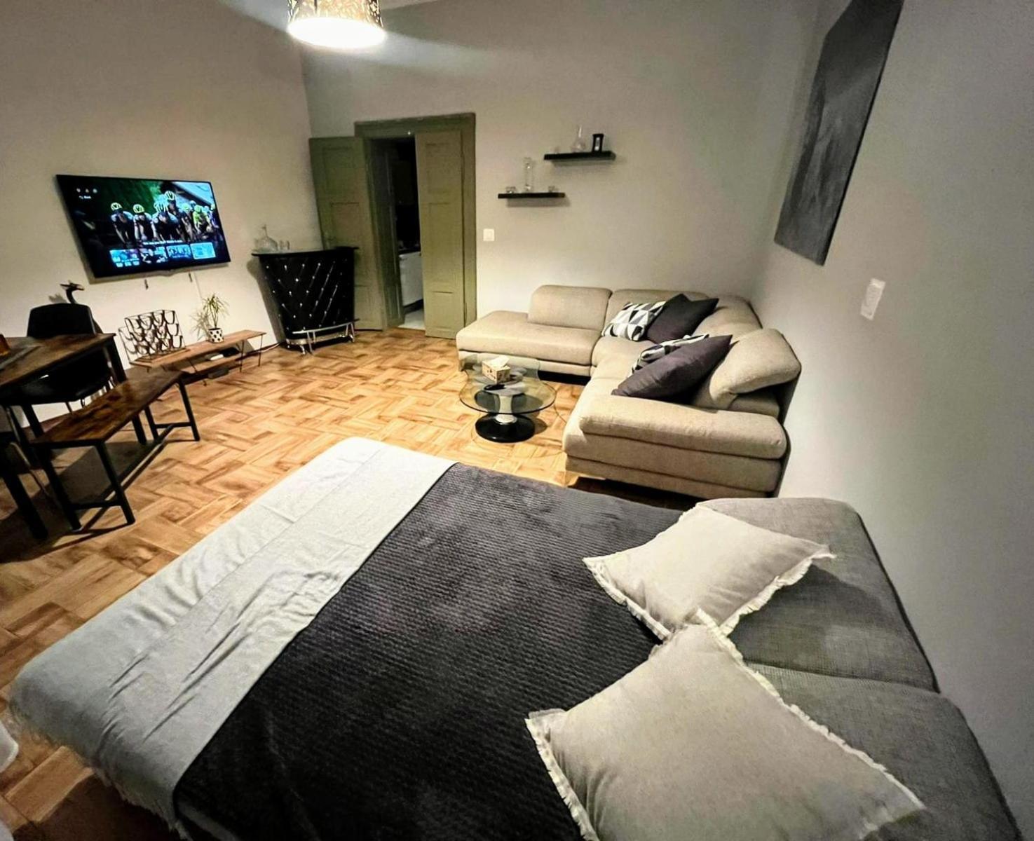 Apartament Karlin Apartman *